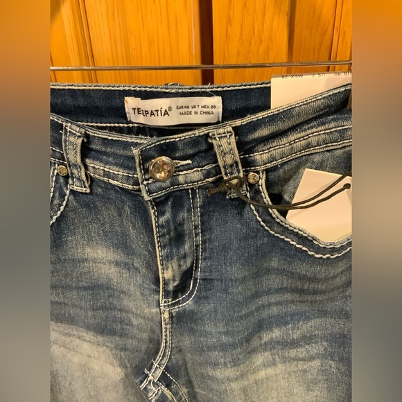 Telepatía Embroidered Mid Rise Jeans - Picture 4 of 4